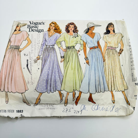 Sewing Pattern - Womenswear - Vogue 1883 - True Deadstock supplies Fabric by private - Sustainable Textile | FABCYCLE