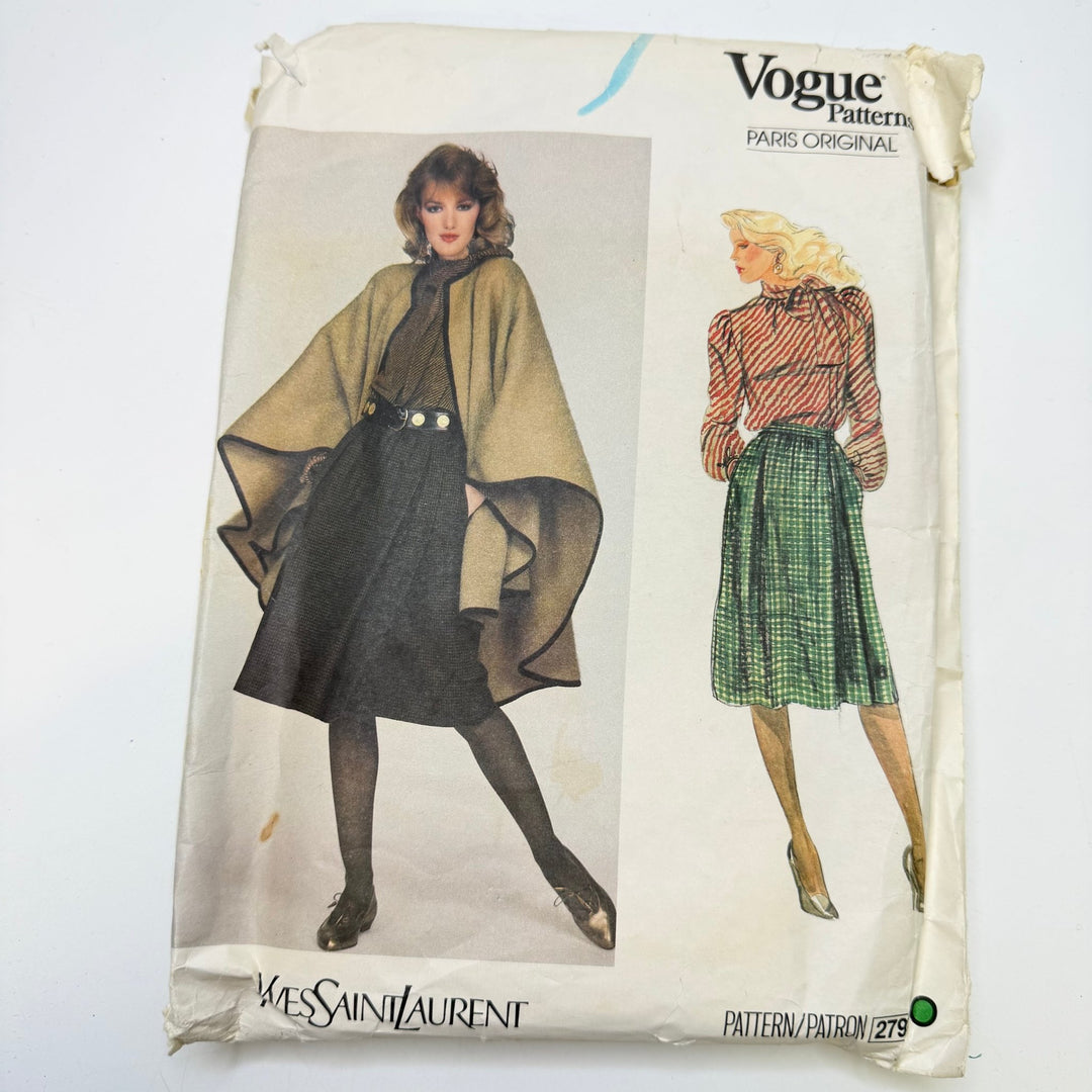 Sewing Pattern - Womenswear - Vogue 2790 - True Deadstock supplies Fabric by private - Sustainable Textile | FABCYCLE