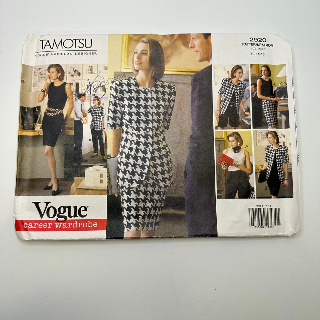 Sewing Pattern - Womenswear - Vogue 2920 - True Deadstock supplies Fabric by private - Sustainable Textile | FABCYCLE