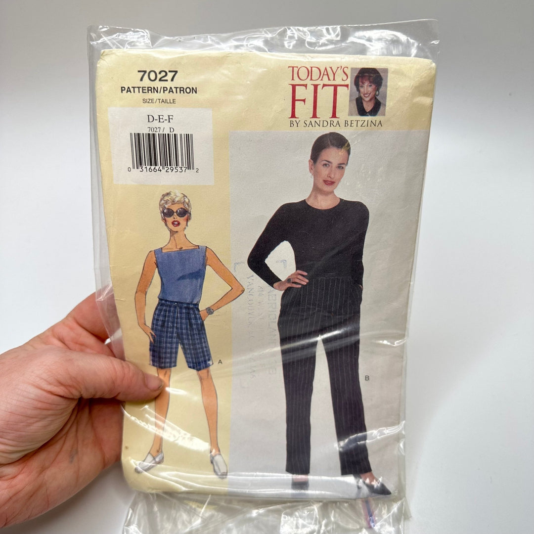 Sewing Pattern - Womenswear - Vogue 7027 - True Deadstock supplies Fabric by private - Sustainable Textile | FABCYCLE