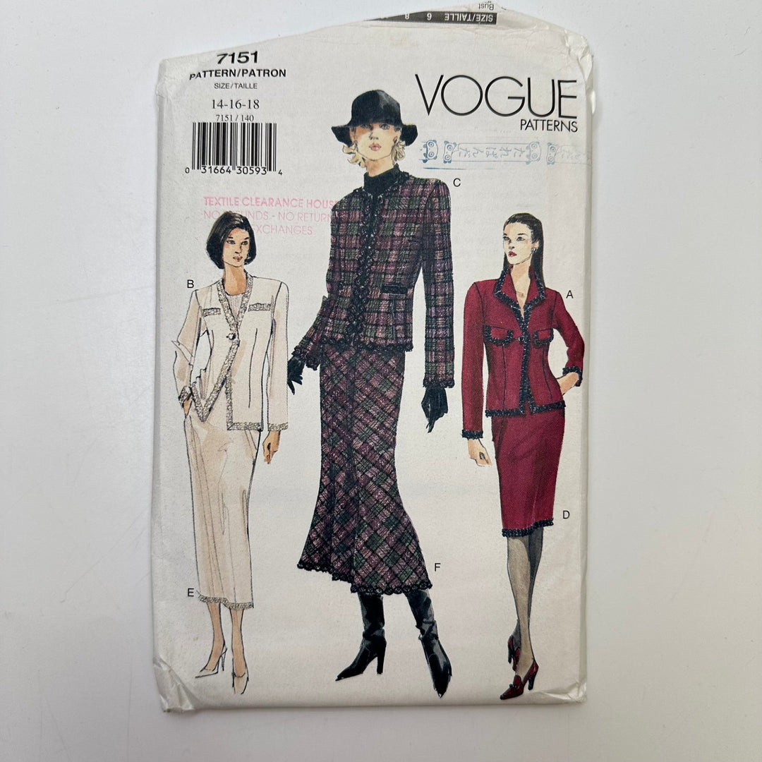 Sewing Pattern - Womenswear - Vogue 7151 - True Deadstock supplies Fabric by private - Sustainable Textile | FABCYCLE