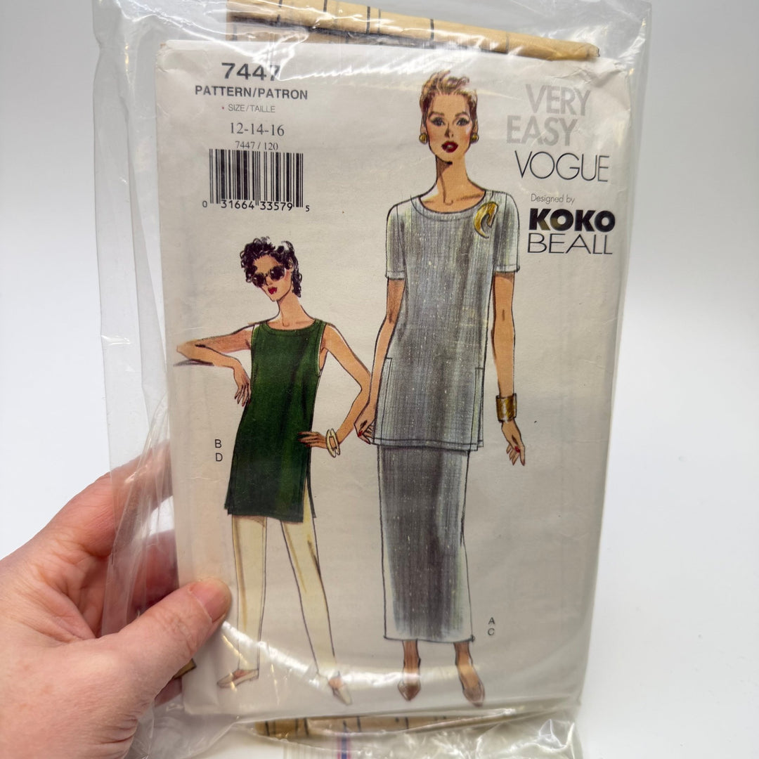 Sewing Pattern - Womenswear - Vogue 7447 - True Deadstock supplies Fabric by private - Sustainable Textile | FABCYCLE