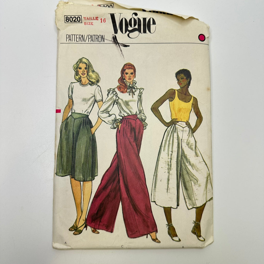 Sewing Pattern - Womenswear - Vogue 8020 - True Deadstock supplies Fabric by private - Sustainable Textile | FABCYCLE