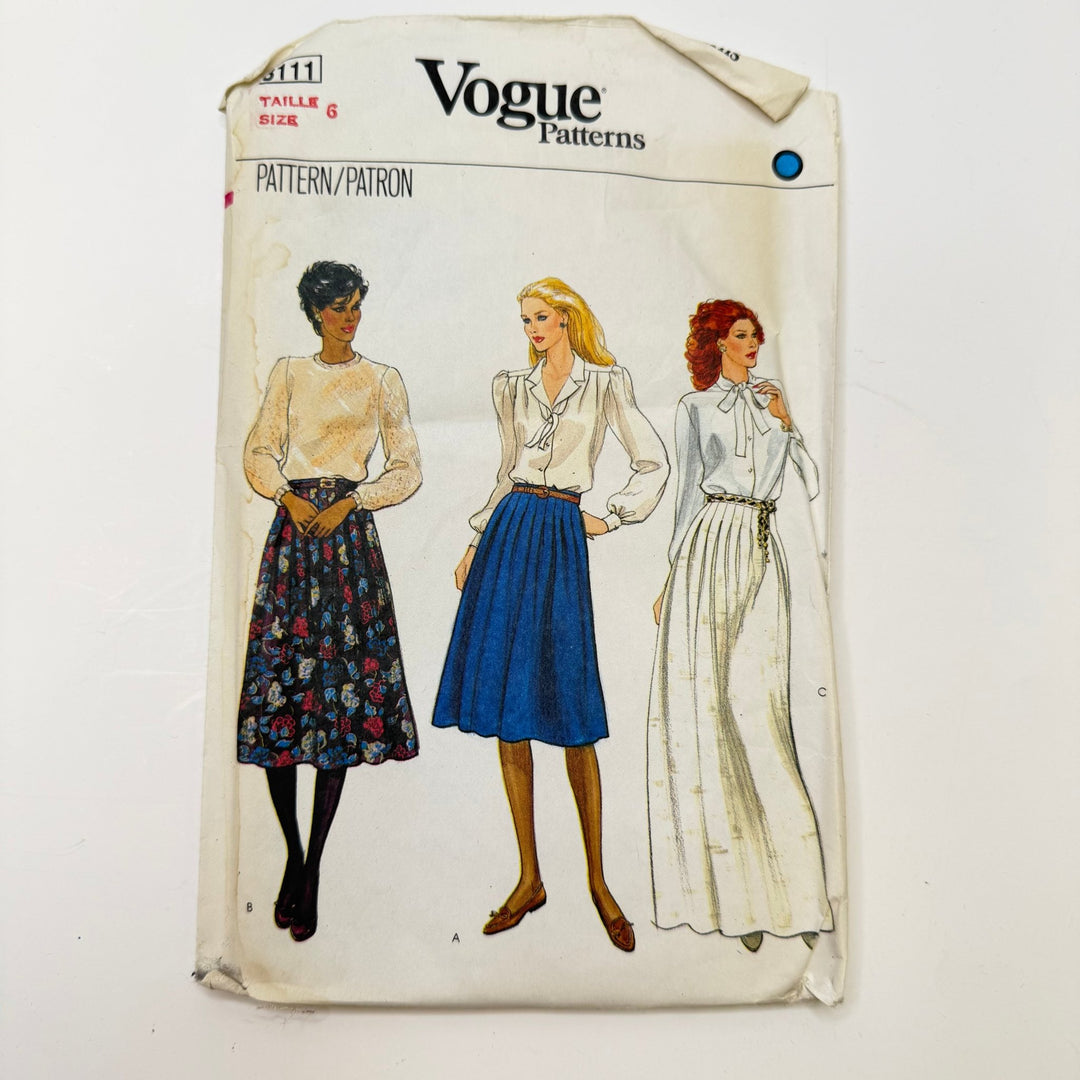 Sewing Pattern - Womenswear - Vogue 8111 - True Deadstock supplies Fabric by private - Sustainable Textile | FABCYCLE