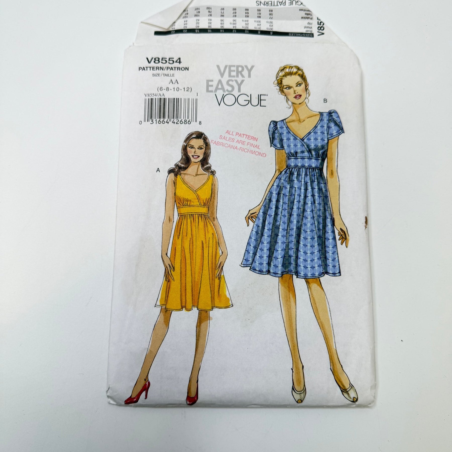 Sewing Pattern - Womenswear - Vogue 8554
