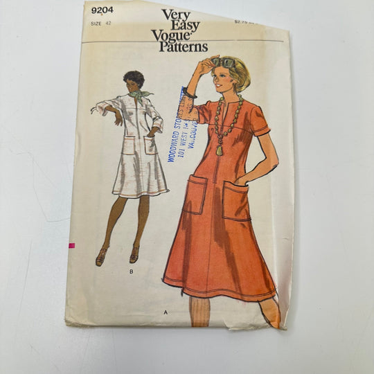Sewing Pattern - Womenswear - Vogue 9204 - True Deadstock supplies Fabric by private - Sustainable Textile | FABCYCLE