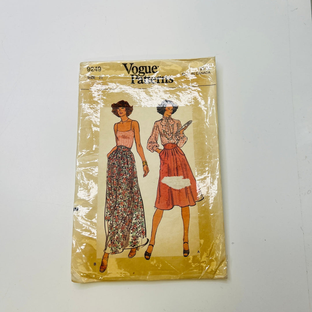 Sewing Pattern - Womenswear - Vogue 9249 - True Deadstock supplies Fabric by private - Sustainable Textile | FABCYCLE
