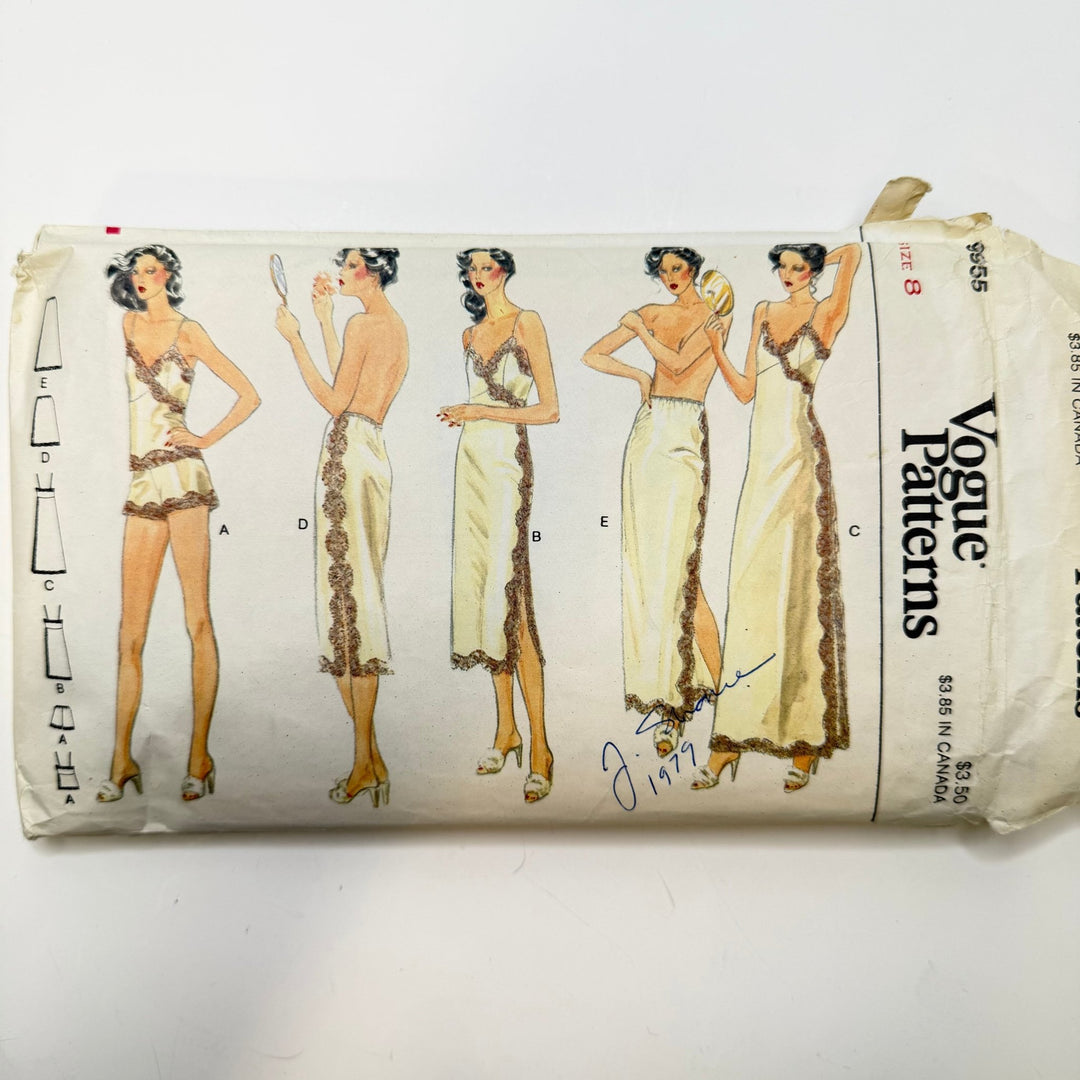 Sewing Pattern - Womenswear - Vogue 9955 - True Deadstock supplies Fabric by private - Sustainable Textile | FABCYCLE