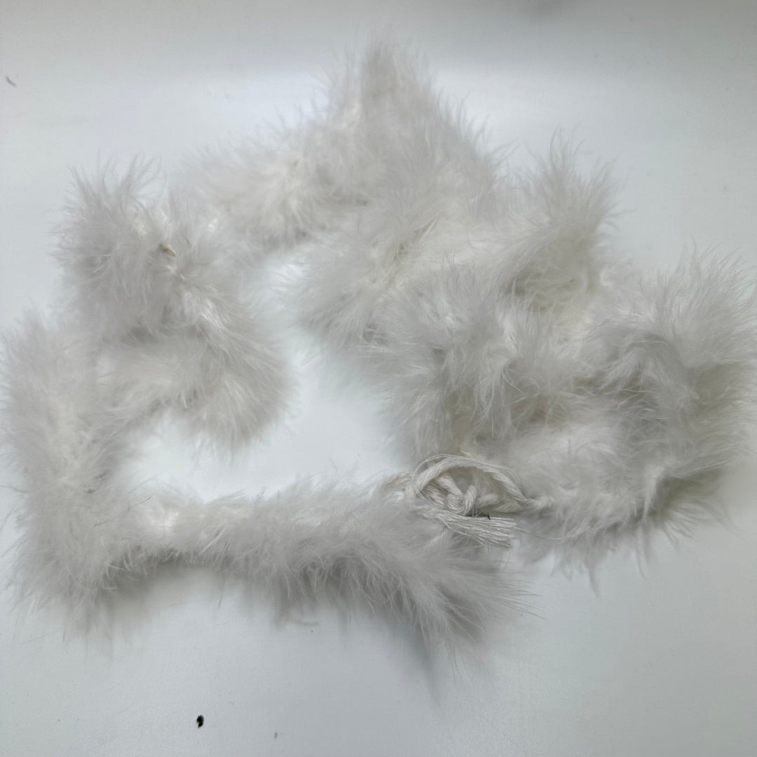 Small Marabou Boa Feathers - White - Individual - True Deadstock supplies Fabric by private - Sustainable Textile | FABCYCLE