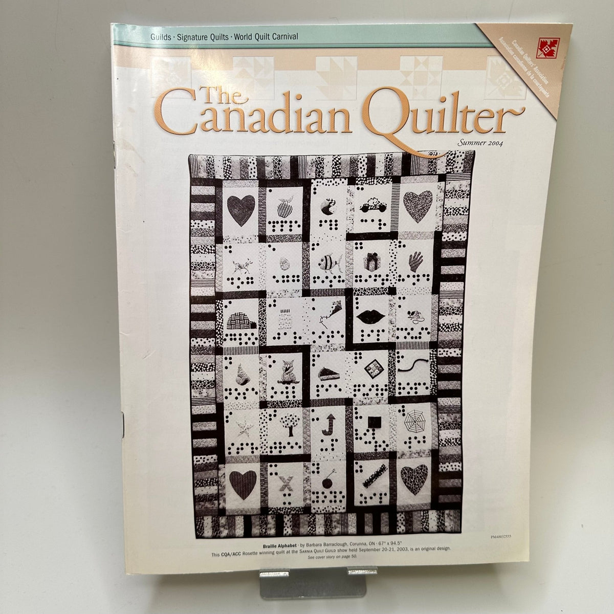 The Canadian Quilter Summer 2004 Books - Black/White - Individual - True Deadstock supplies Fabric by private - Sustainable Textile | FABCYCLE