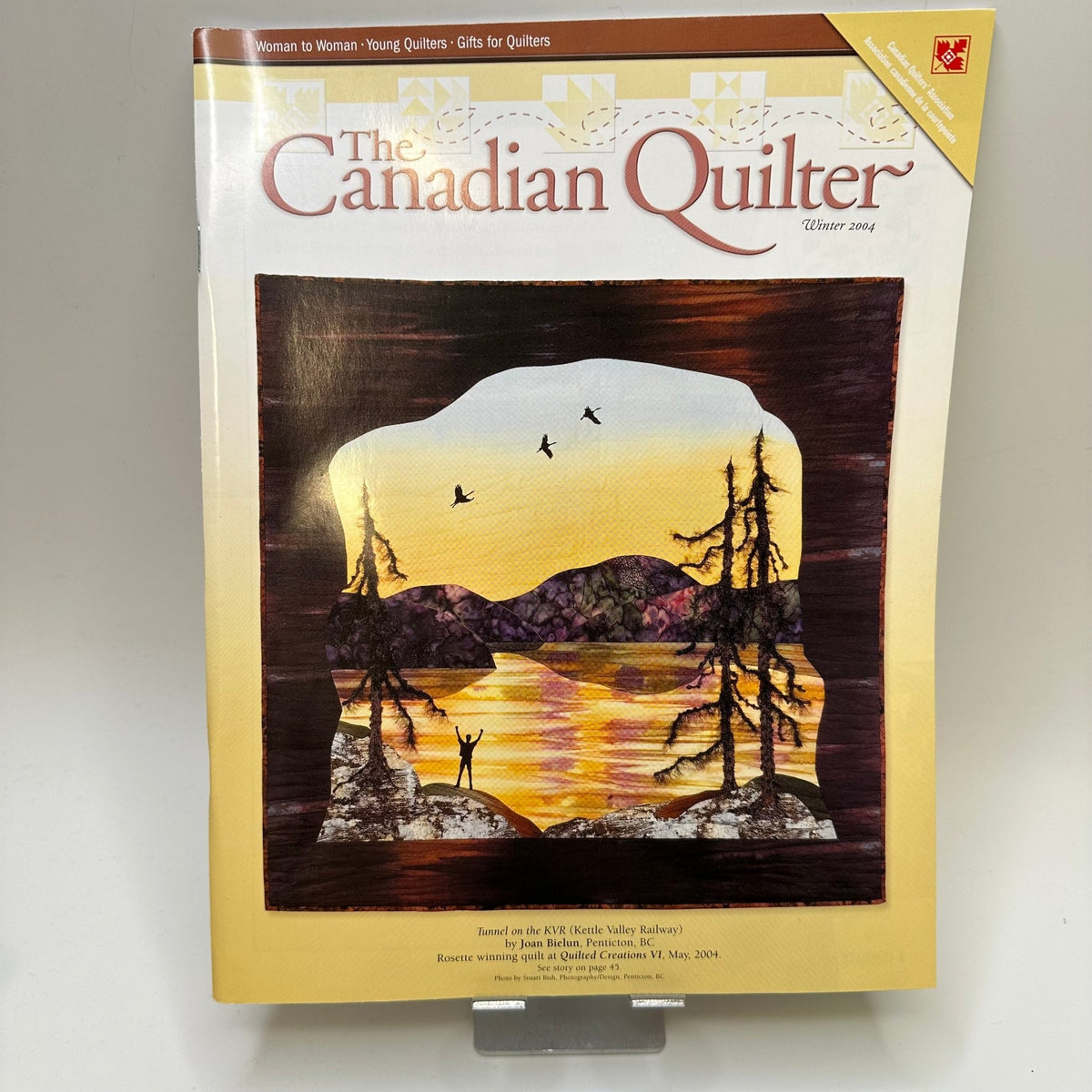 The Canadian Quilter Winter 2004 Books - Yellow/Brown - Individual - True Deadstock supplies Fabric by private - Sustainable Textile | FABCYCLE