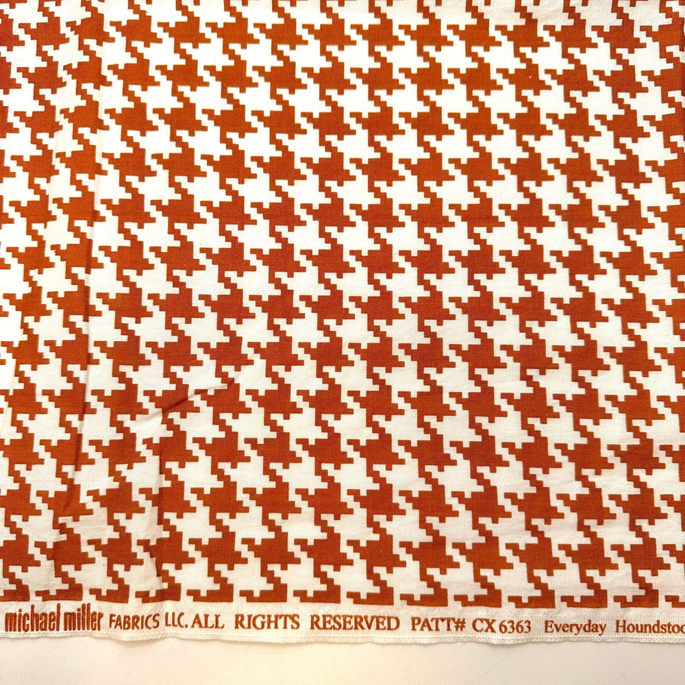 Transition Between Seasons - Cotton Woven - Light White/Brown Houndstooth - 1.6M Bundle - True Deadstock fabric Fabric by private - Sustainable Textile | FABCYCLE