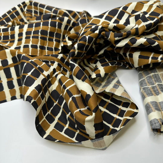 UB - Sew Chic - Vintage Twill Weave Cotton Woven - Cream Beige Black Geometric - 2.25M Bundle - True Deadstock fabric Fabric by private - Sustainable Textile | FABCYCLE