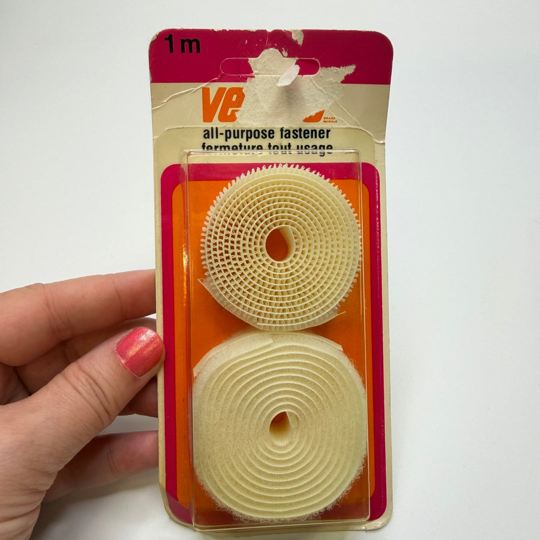 Velcro - White - Individual - True Deadstock supplies Fabric by private - Sustainable Textile | FABCYCLE