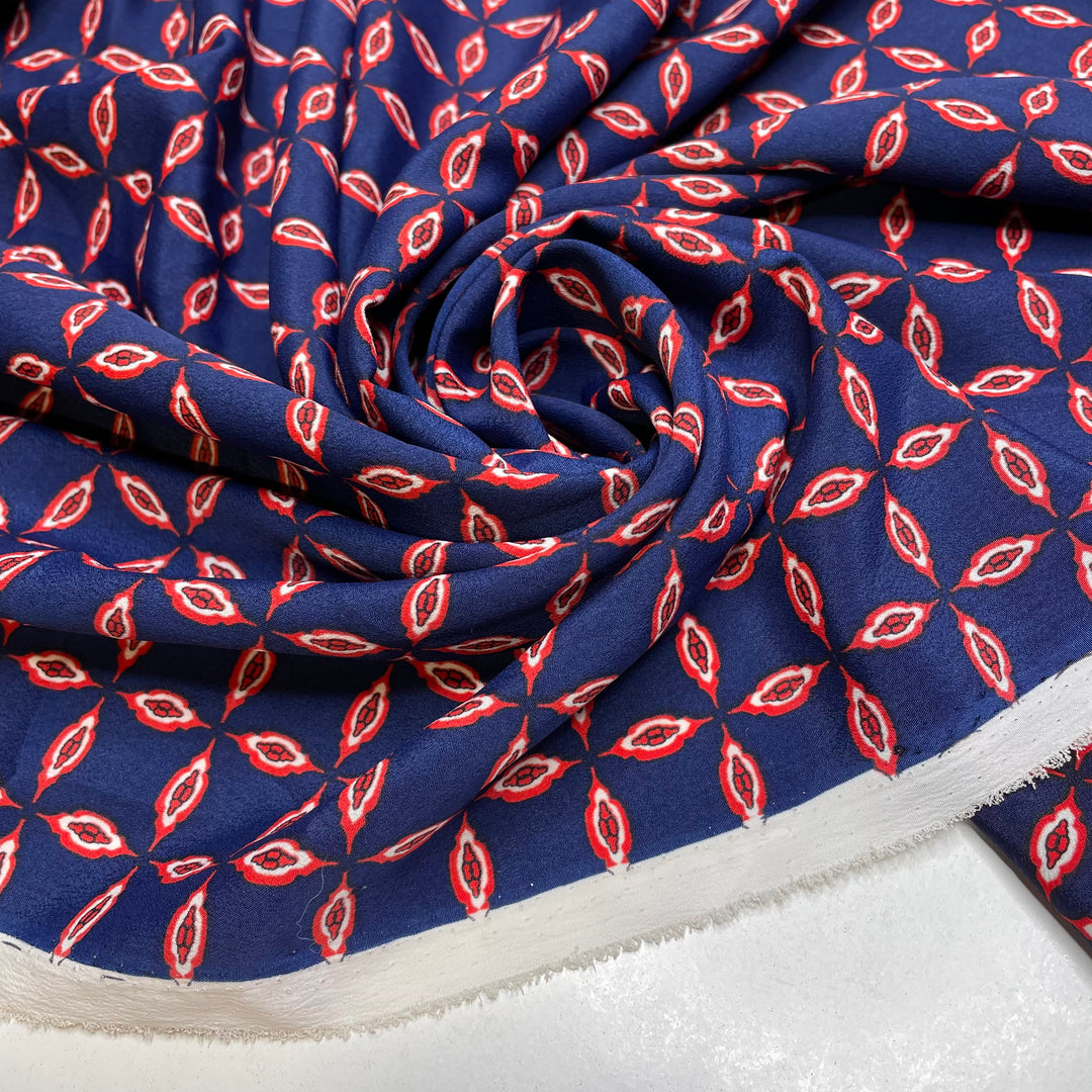 UB - Hypnotic Allure - Poly Woven - Navy/Red Geometric - 4.5M Bundle