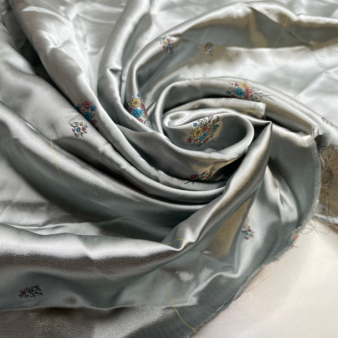 Eloquent Speech - Synthetic Woven - Silver Floral - 2.2M Bundle