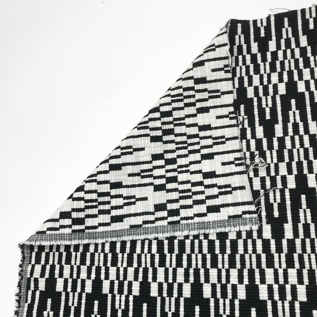 Line Drawn Skyscrapers - Polyester Blend Knit - Black/White Geometric - 0.9M Bundle (6617967427697)