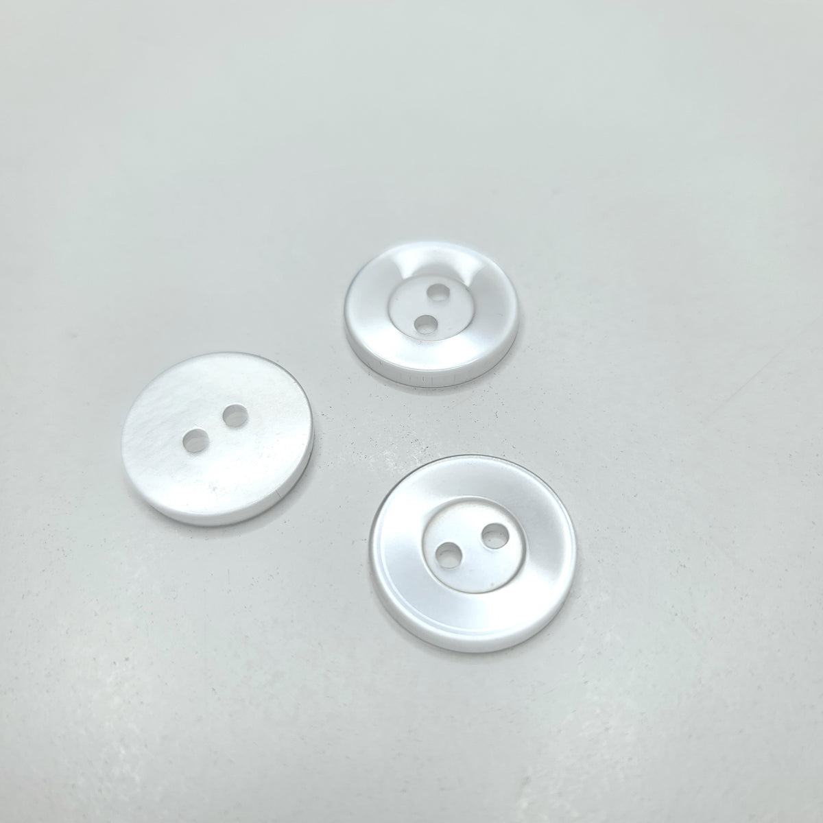 2 Hole Button - 18MM Plastic - Light Grey - 10 Pack (6744512594033)
