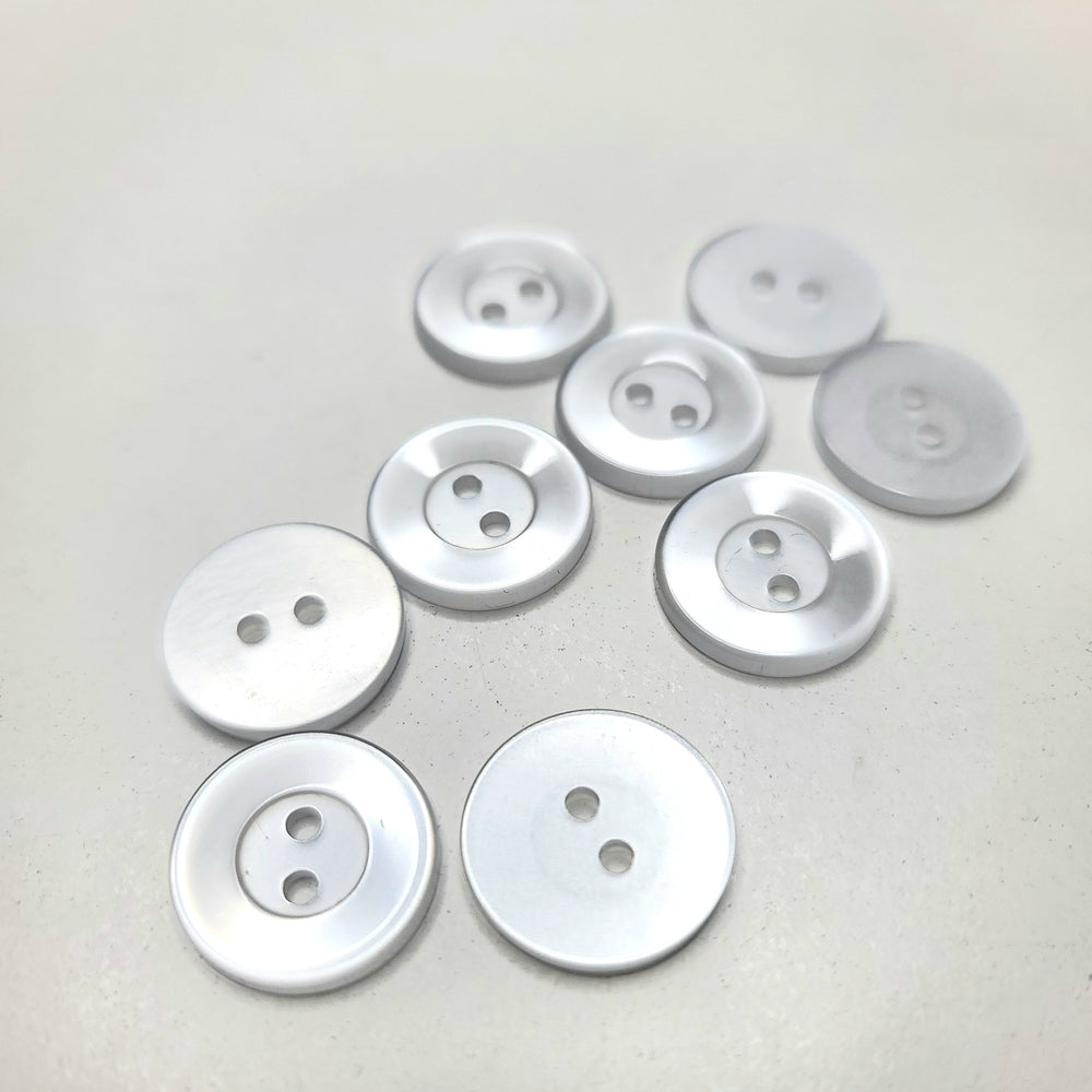 2 Hole Button - 18MM Plastic - Light Grey - 10 Pack (6744512594033)