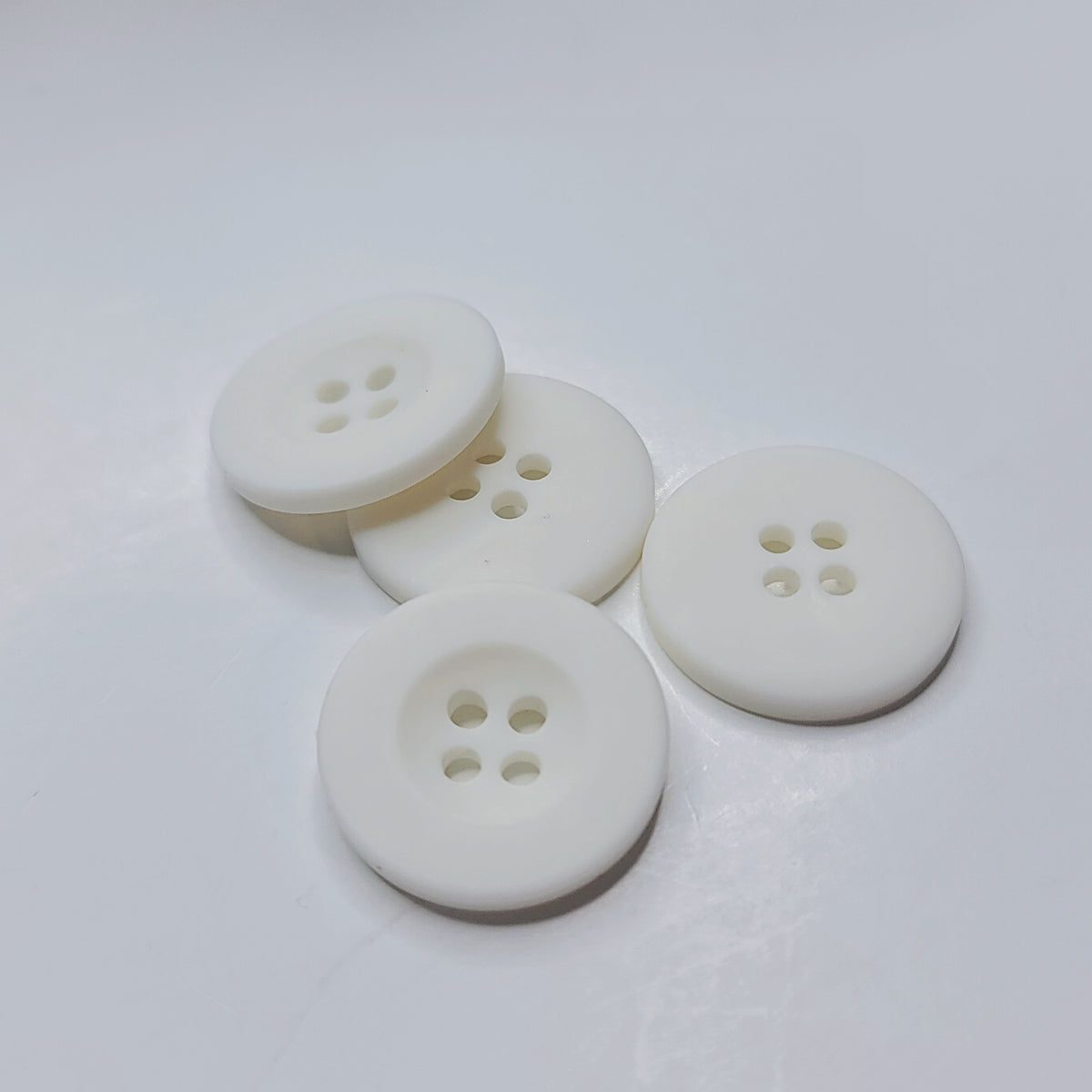 4 Hole Button - 17MM Plastic - Cream - 50 Pack (6746761298033)