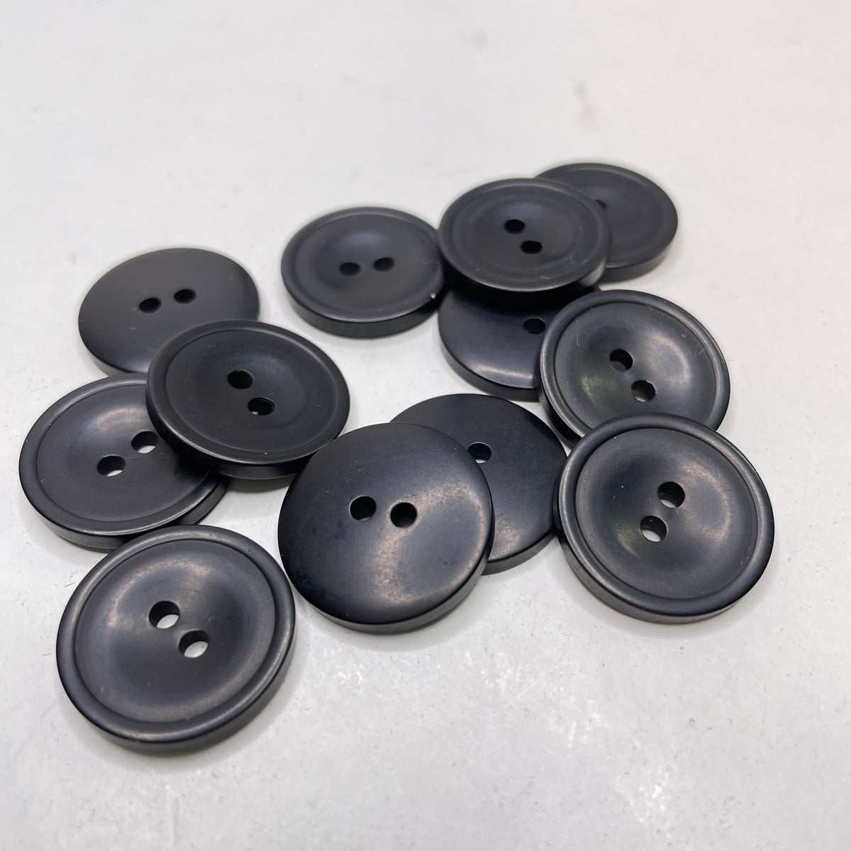 2 Hole Button - 20MM Plastic - Black - 100 Pack (6749427859569)