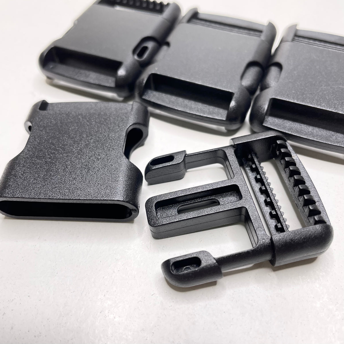 Buckle Button - 50MM Plastic - Black - 4 Pack (6749480288369)