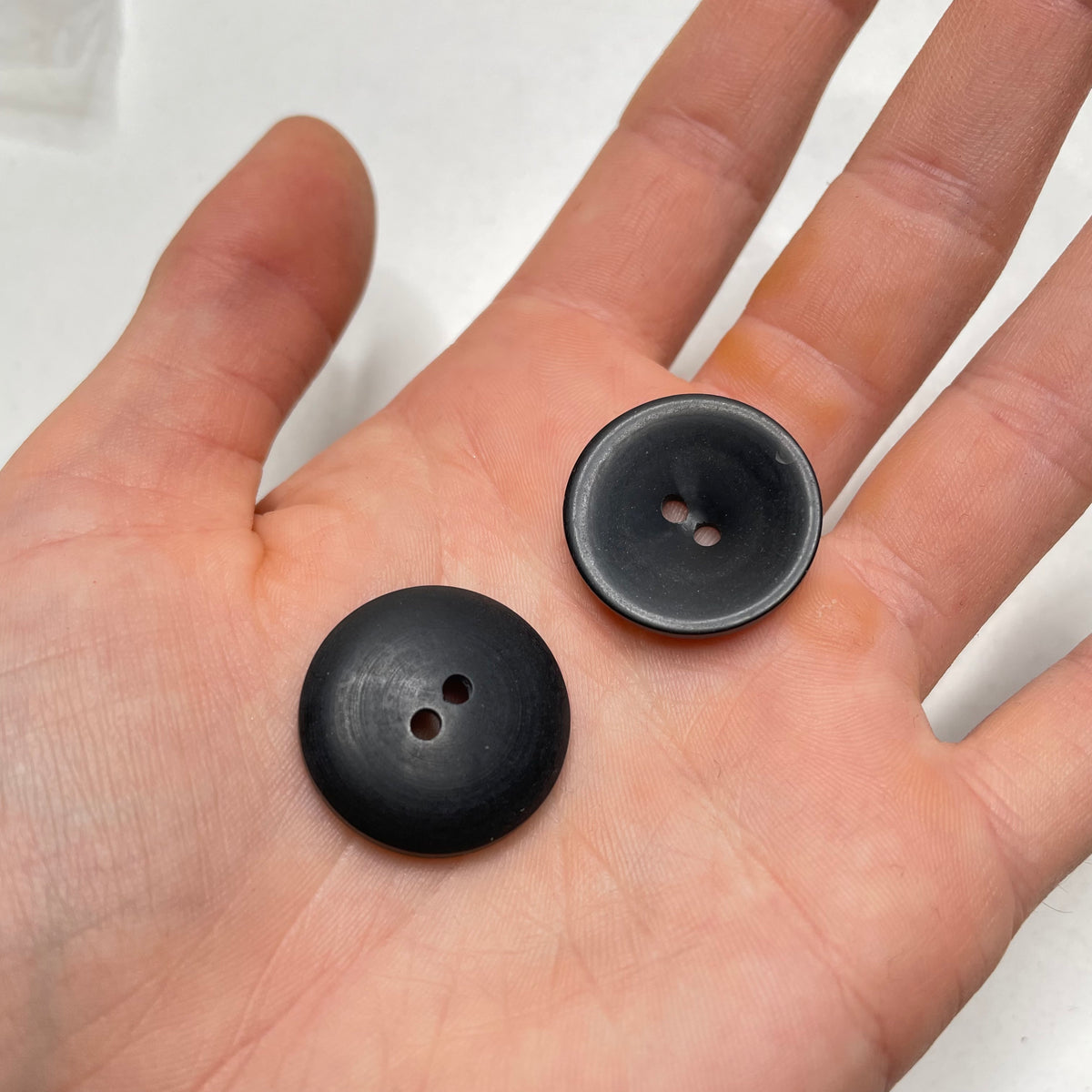 2 Hole Button - 23MM Plastic - Black - 2 Pack (6809573523569)