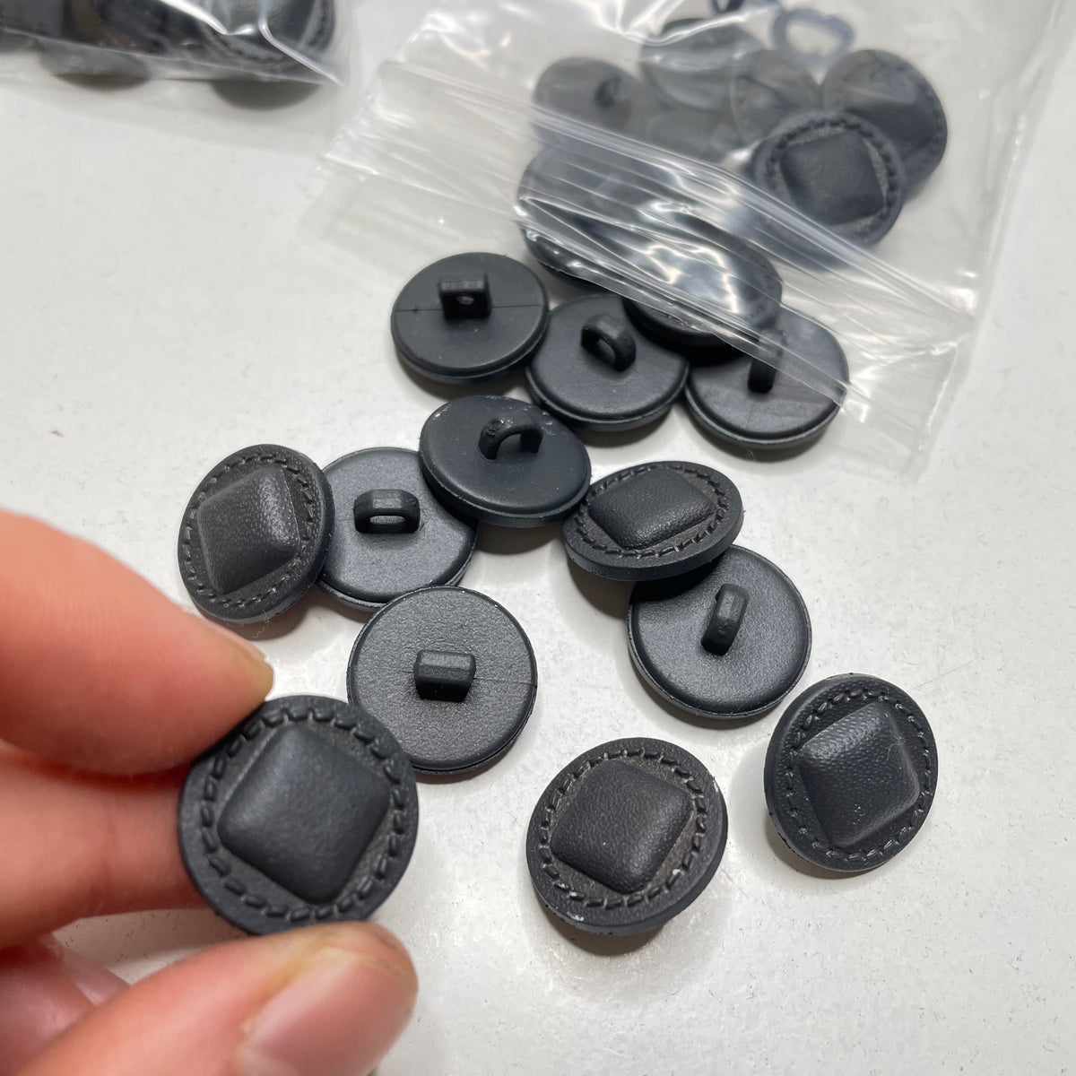 Shank Button - 18MM Plastic - Black - 20 Pack (6809574506609)