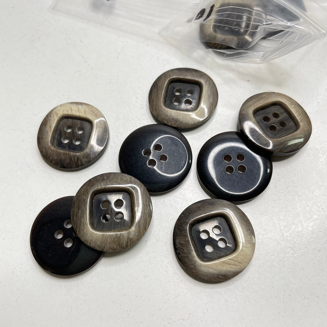 4 Hole Button - 23MM Plastic - Brown - 10 Pack (6809595052145)