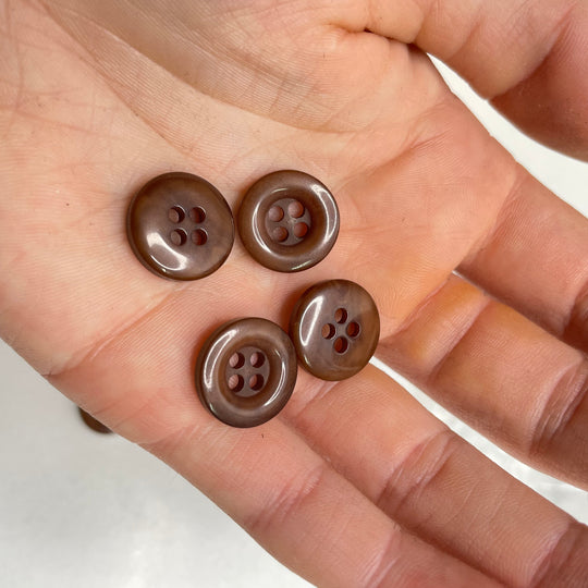 4 Hole Button - 15MM Plastic - Brown - 20 Pack (6809597116529)