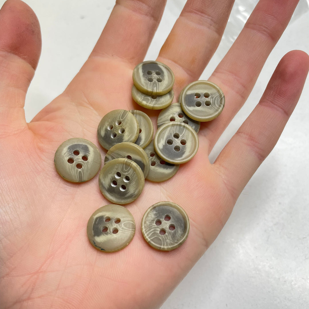 4 Hole Button - 16MM Plastic - Beige - 14 Pack (6809605079153)