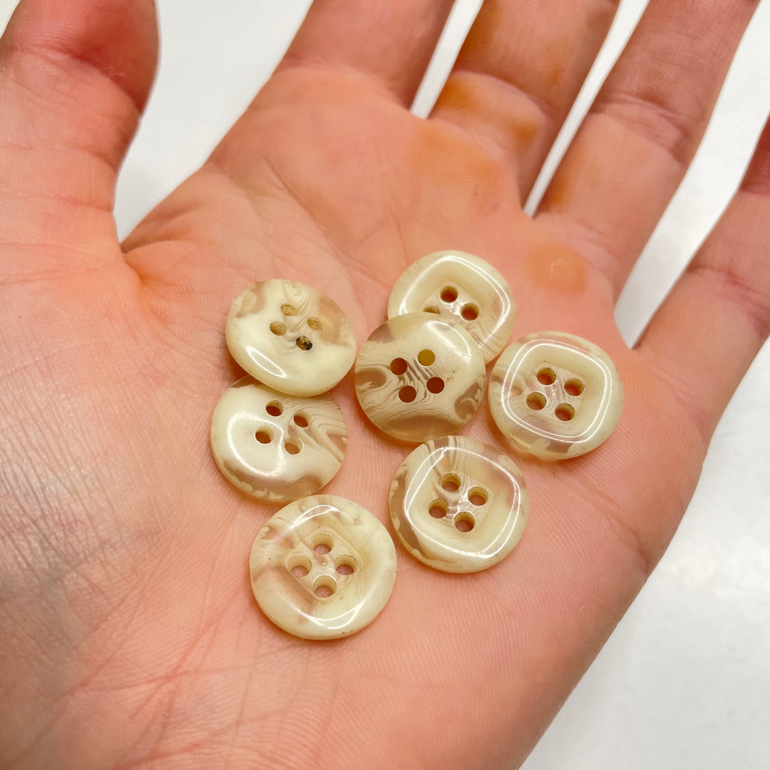 4 Hole Button - 16MM Plastic - Cream - 7 Pack (6809607307377)