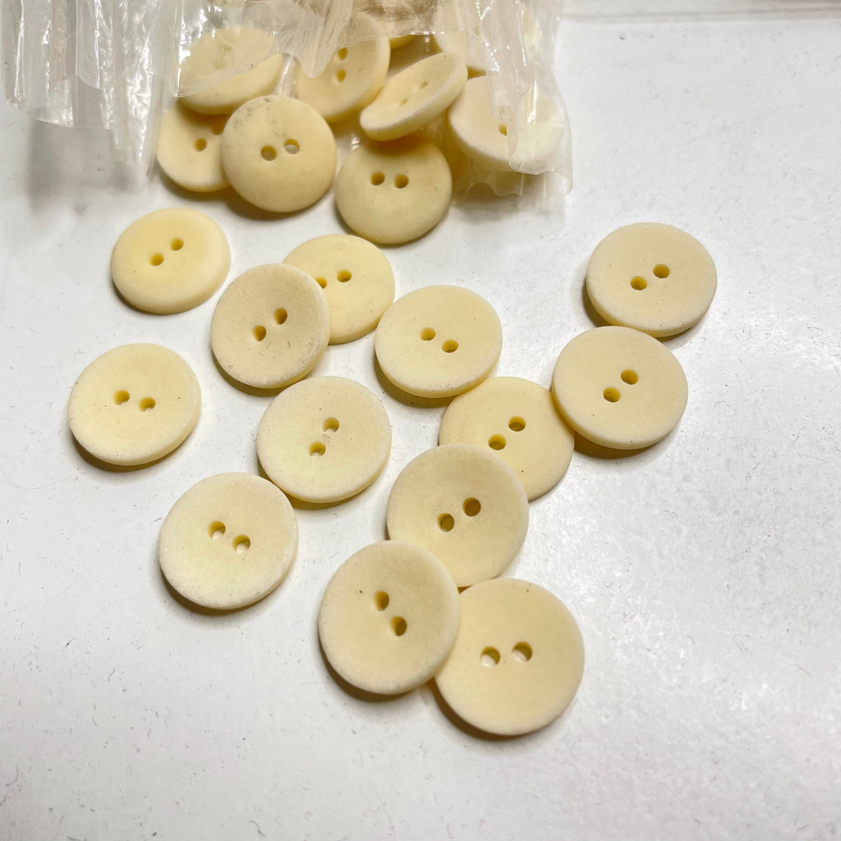 2 Hole Button - 13MM Plastic - Cream - 20 Pack (6809608224881)