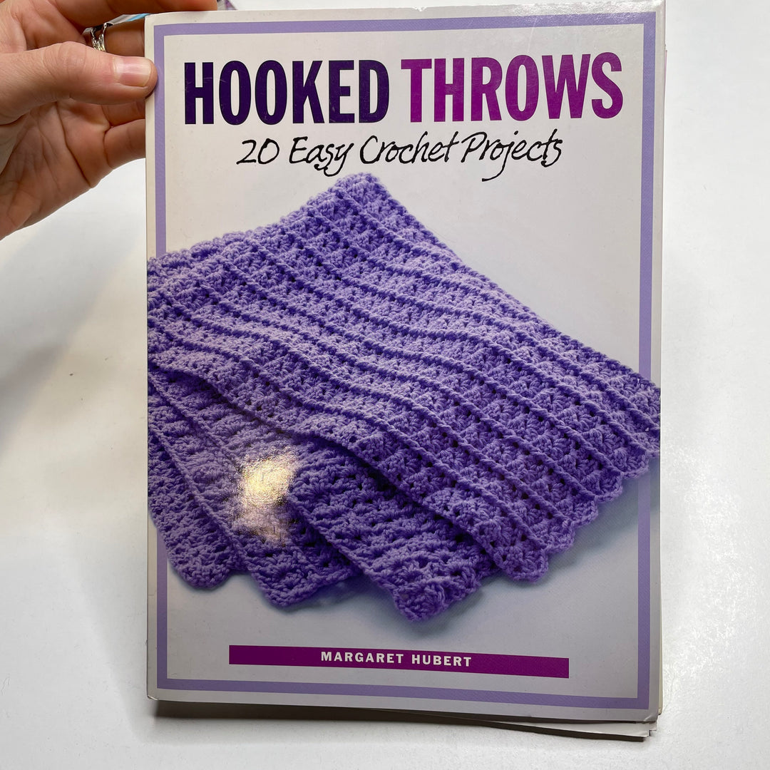 Hooked Throws Books - Hubert 2006 - Individual (6826322559089)