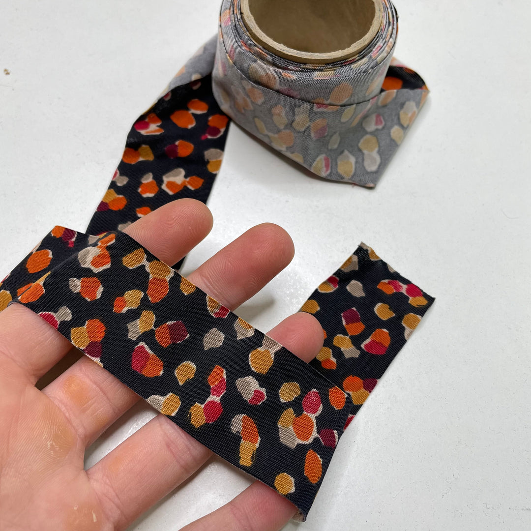 1 ⅙" Continuous Knit Bias Tape - Black/Orange - 3M Bundle (6817816903793)