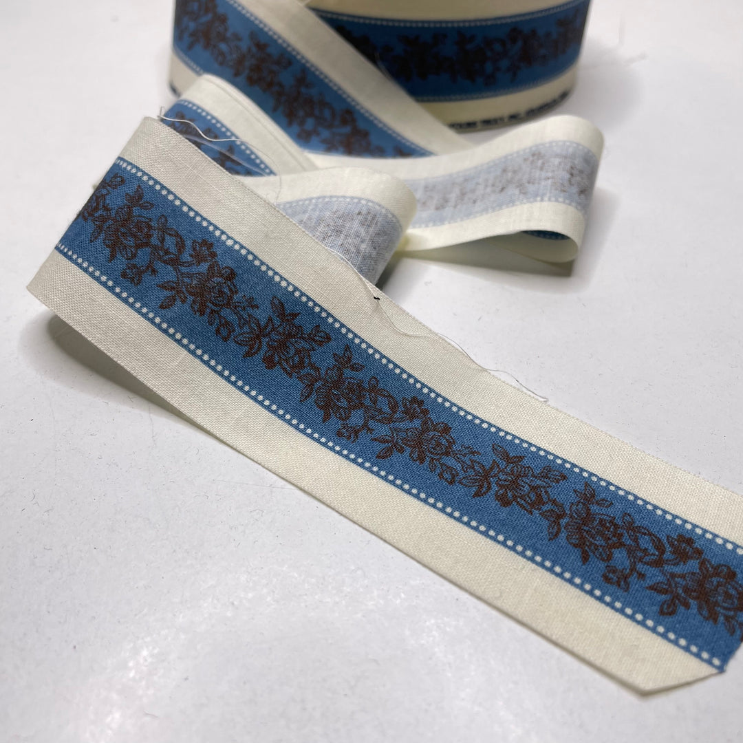 1 ½" Continuous Woven Bias Tape - Blue/Cream - Roll