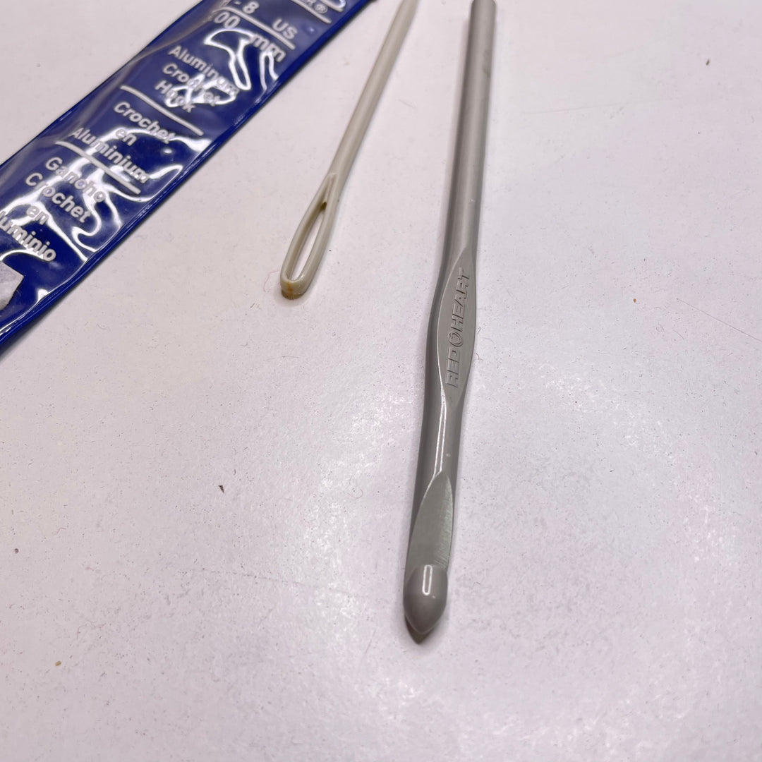 Crochet Hook And Needle Set Sewing Tool - Grey - Individual (6788396089457)