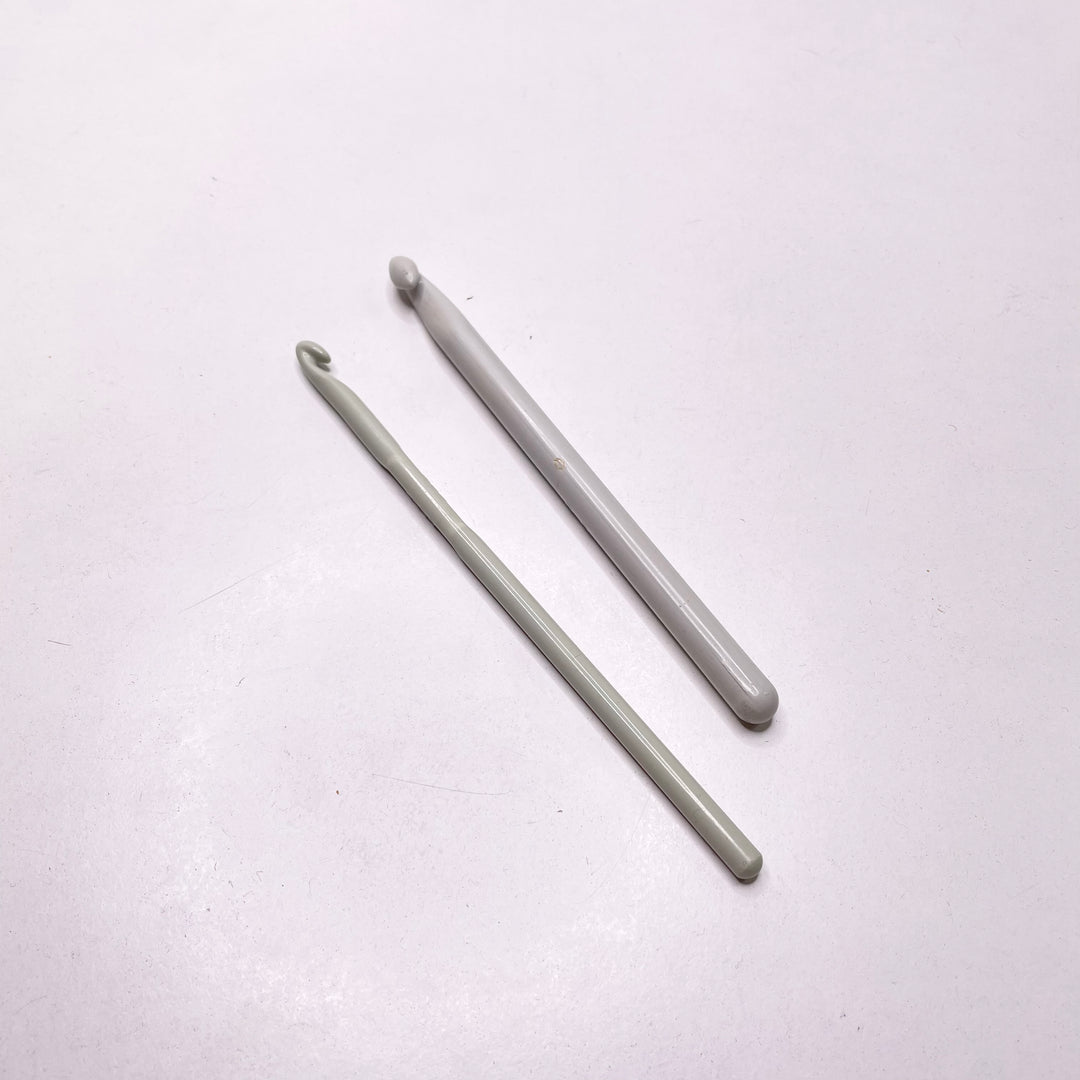 Plastic Crochet Hook Set Sewing Tool - Grey/Cream - Individual (6788397629553)