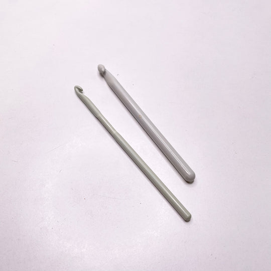 Plastic Crochet Hook Set Sewing Tool - Grey/Cream - Individual (6788397629553)