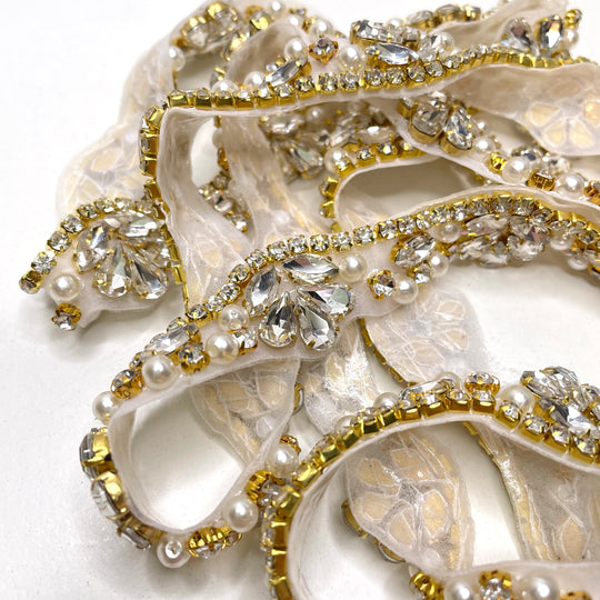 1" (25mm) Rhinestones Scalloped  Rhinestone And Pearls Trim - Gold/White - 1.3M Bundle (6773180301425)