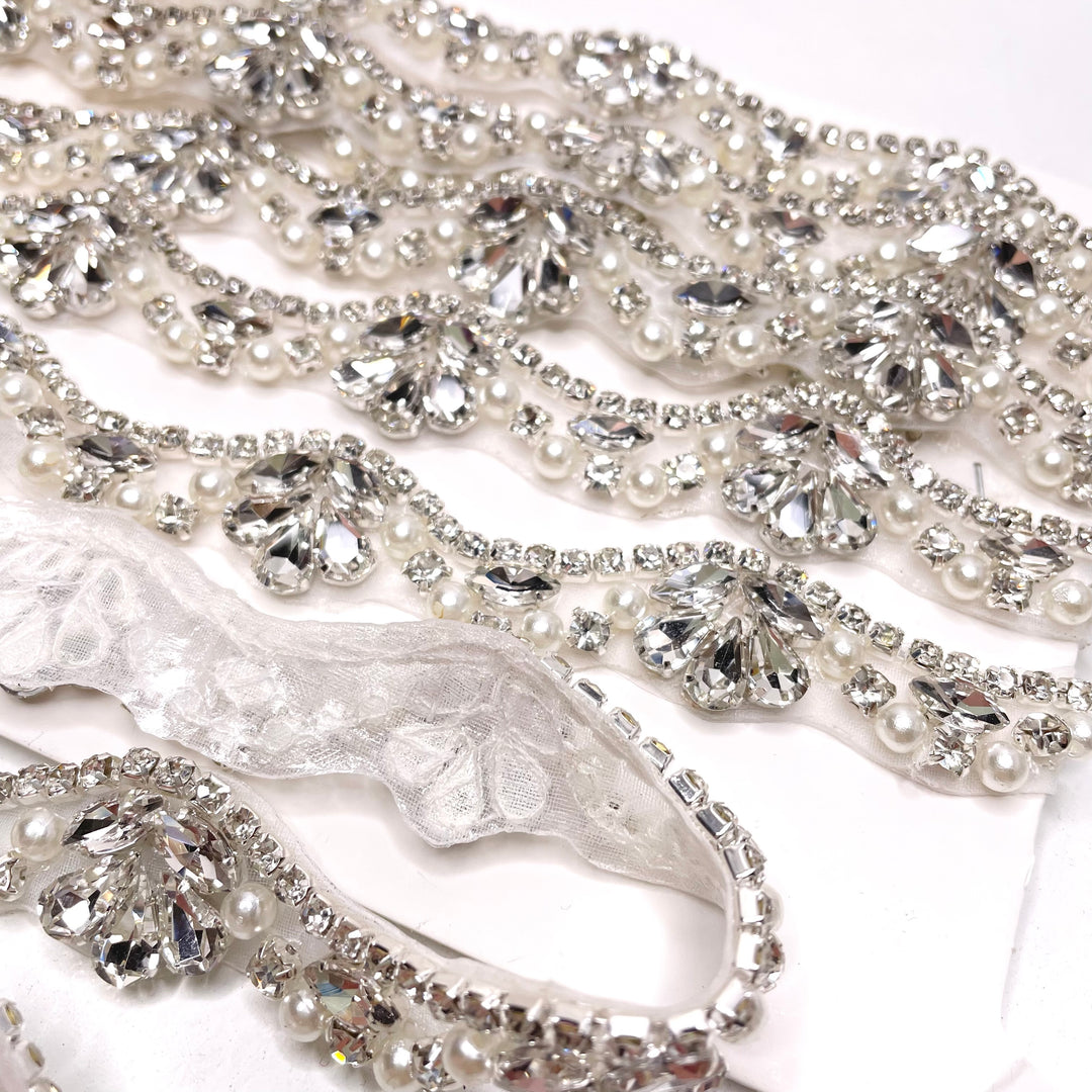 1" (25mm) Rhinestones Scalloped  Rhinestone And Pearls Trim - White/Silver - 1M (6773187444849)