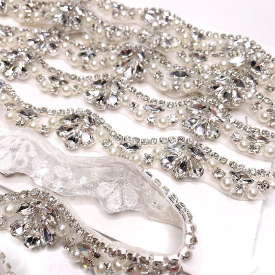 1" (25mm) Rhinestones Scalloped  Rhinestone And Pearls Trim - White/Silver - 1M (6773187444849)
