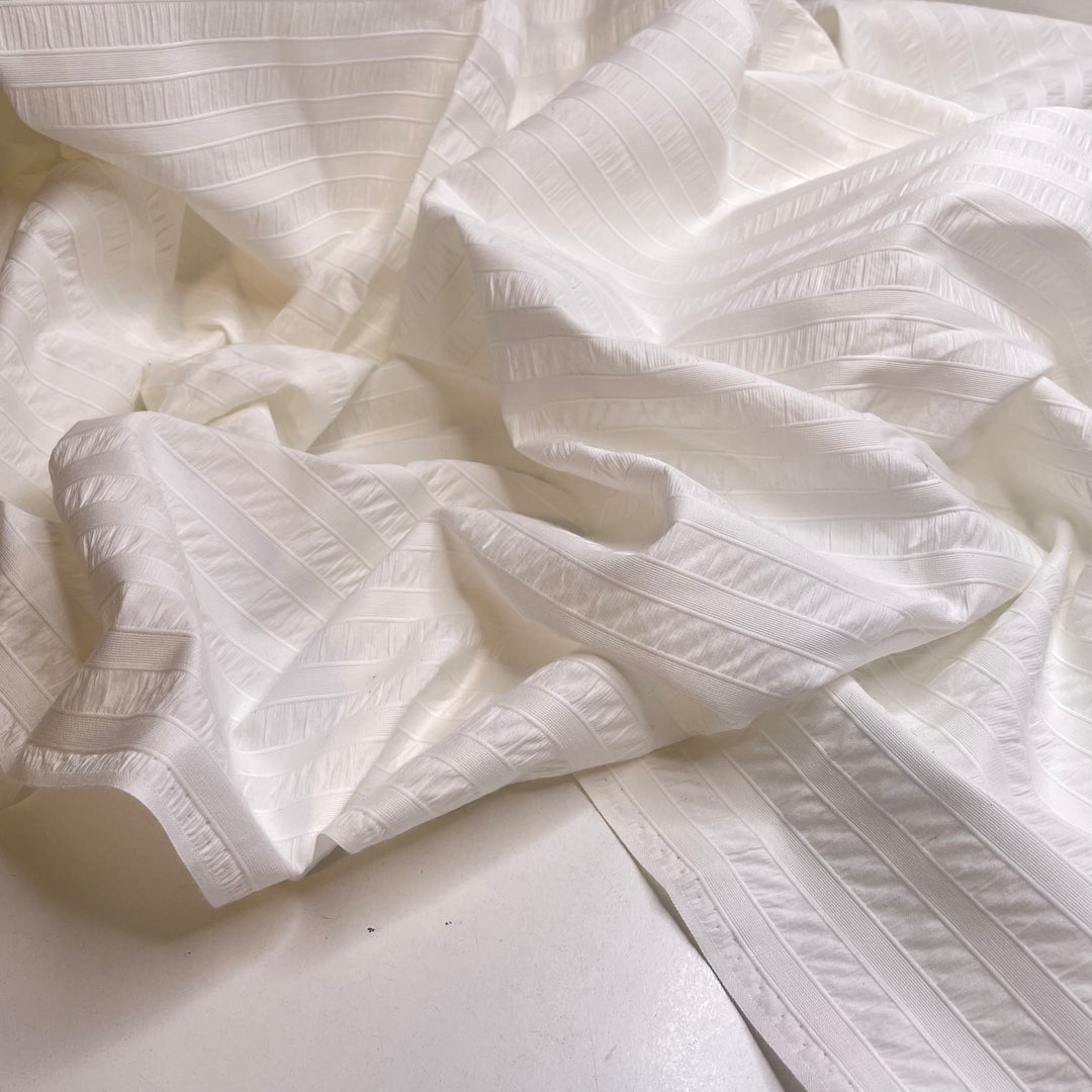 UB - Cottage Pillow - Seersucker Cotton Woven - White Stripes - 2.9M Bundle - FABCYCLE Deadstock and Sustainble Fabrics and Sewing Supplies