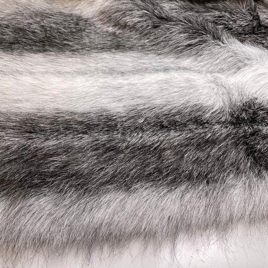 UB - White Fang - Medium Hair Faux Fur Acrylic Blend Knit - Grey/White - 1M Bundle - FABCYCLE Deadstock and Sustainble Fabrics and Sewing Supplies