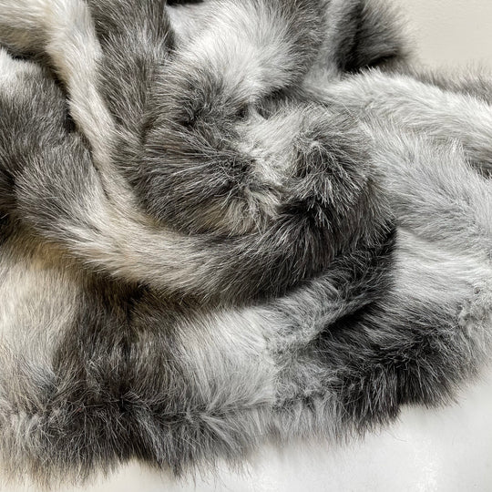 UB - White Fang - Medium Hair Faux Fur Acrylic Blend Knit - Grey/White - 1M Bundle - FABCYCLE Deadstock and Sustainble Fabrics and Sewing Supplies