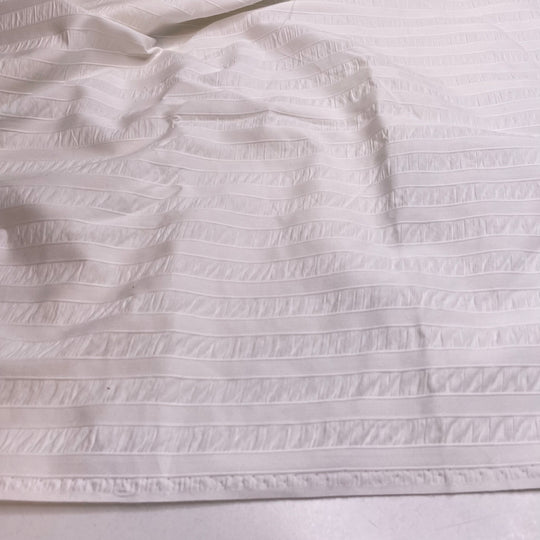 UB - Cottage Pillow - Seersucker Cotton Woven - White Stripes - 2.9M Bundle - FABCYCLE Deadstock and Sustainble Fabrics and Sewing Supplies